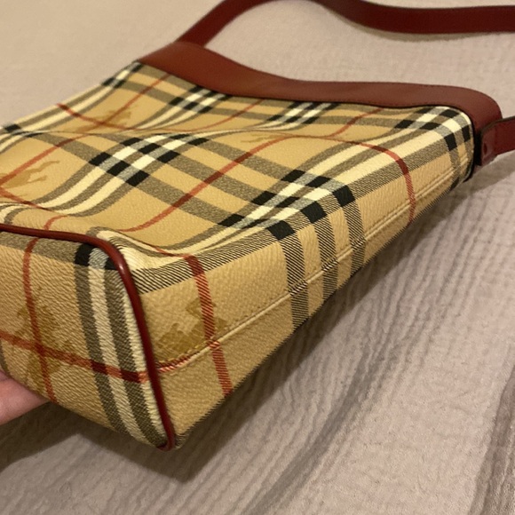 BURBERRY SHOULDER BAG . Very good condition - Picture 8 of 13